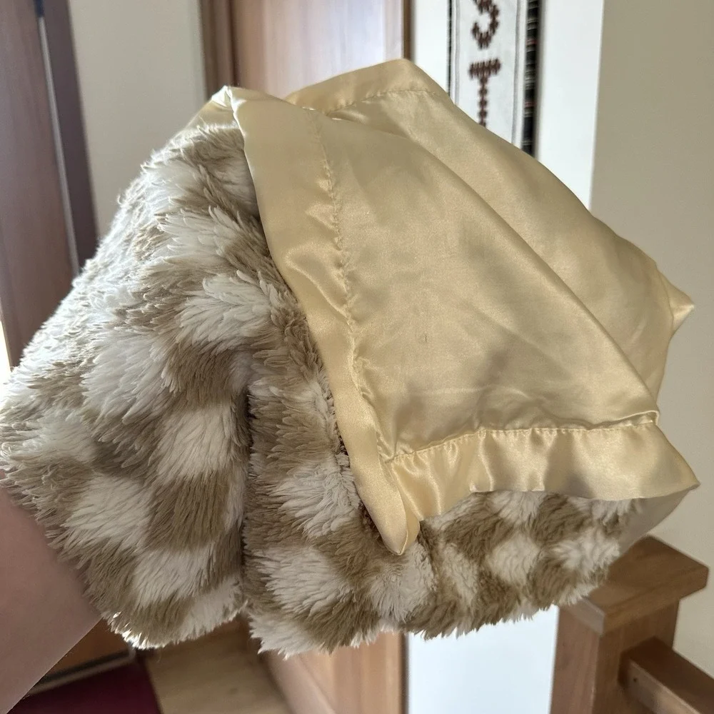 HB Beige‎ White Checkered Plush Satin Trim Back Baby Blanket Lovey Blanky 37x29
